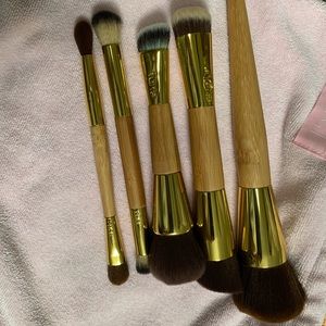 Set of 5 Tarte Makeup Brushes